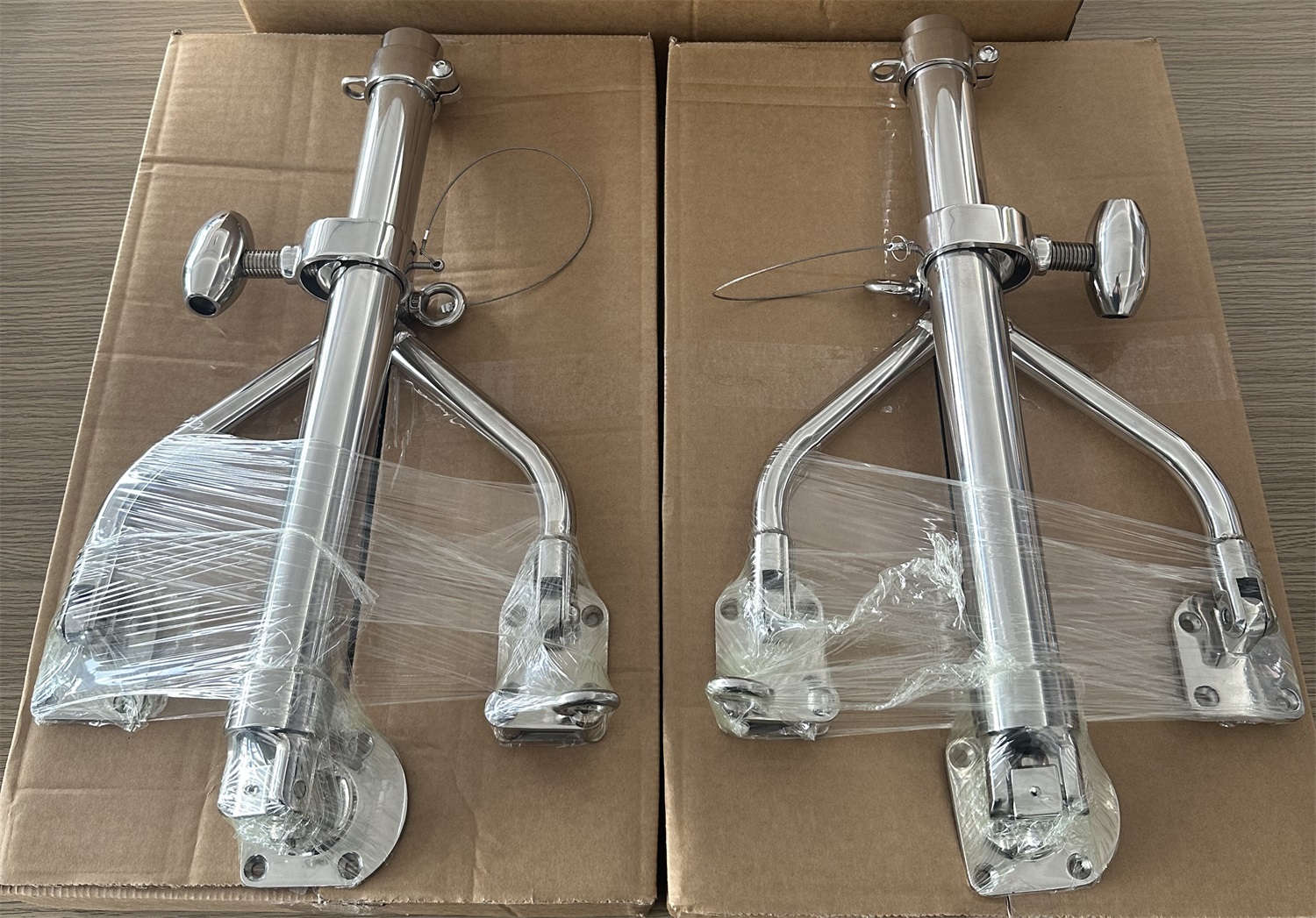 Ruostumattomasta teräksestä valmistettu toiveliluukujen tukikalastusvarastin pidike